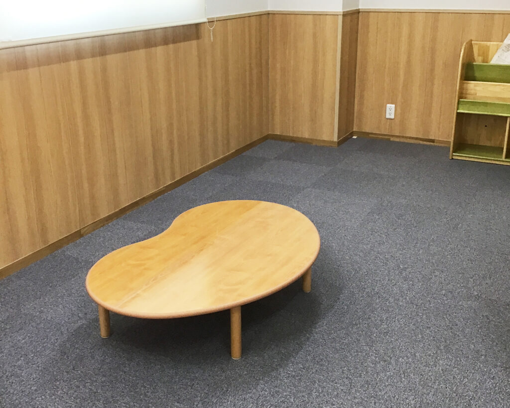 図書室（幼児スペース）